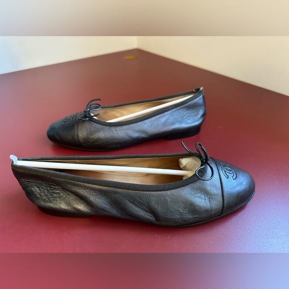 Chanel Classic Ballerines (Ballet Flats) in Soft Black Leather. Size 41. - Picture 5 of 8